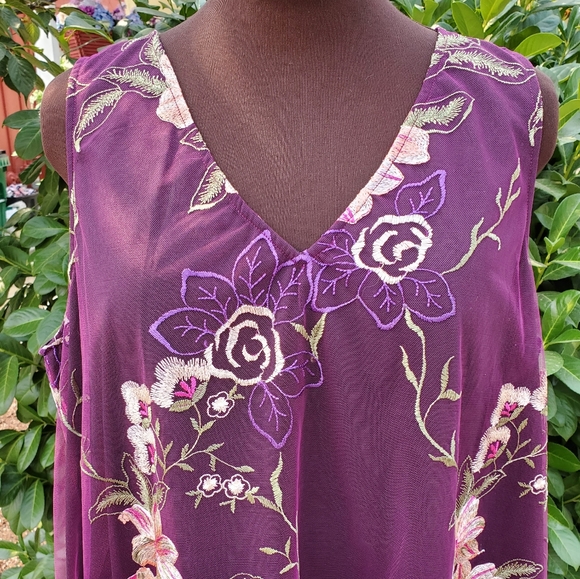 Beige by eci Dresses & Skirts - BEIGE BY ECI EMBROIDERED DRESS SIZE XL